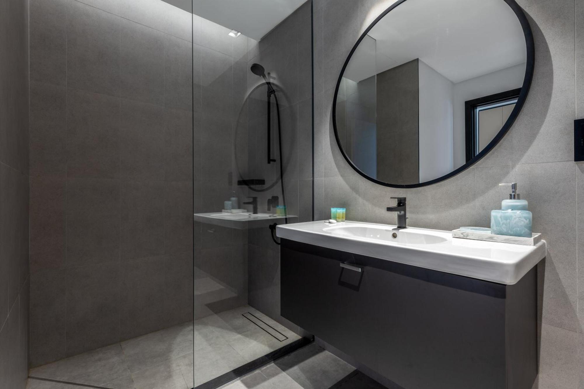 Waves - Elegant Retreat In Business Bay * Dubai