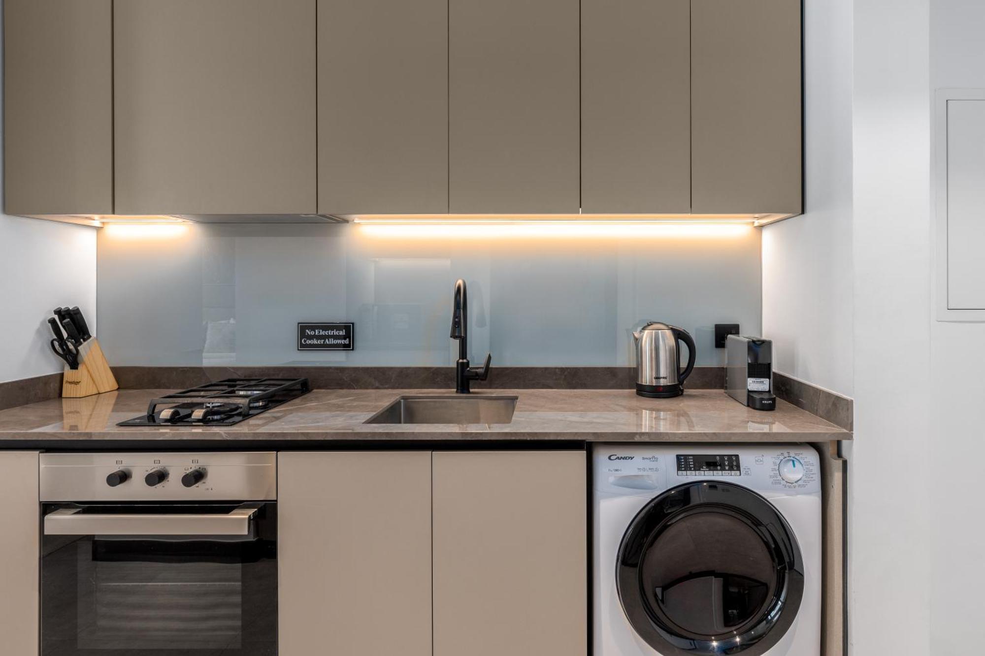 Apartment Waves - Elegant Retreat In Business Bay Dubai