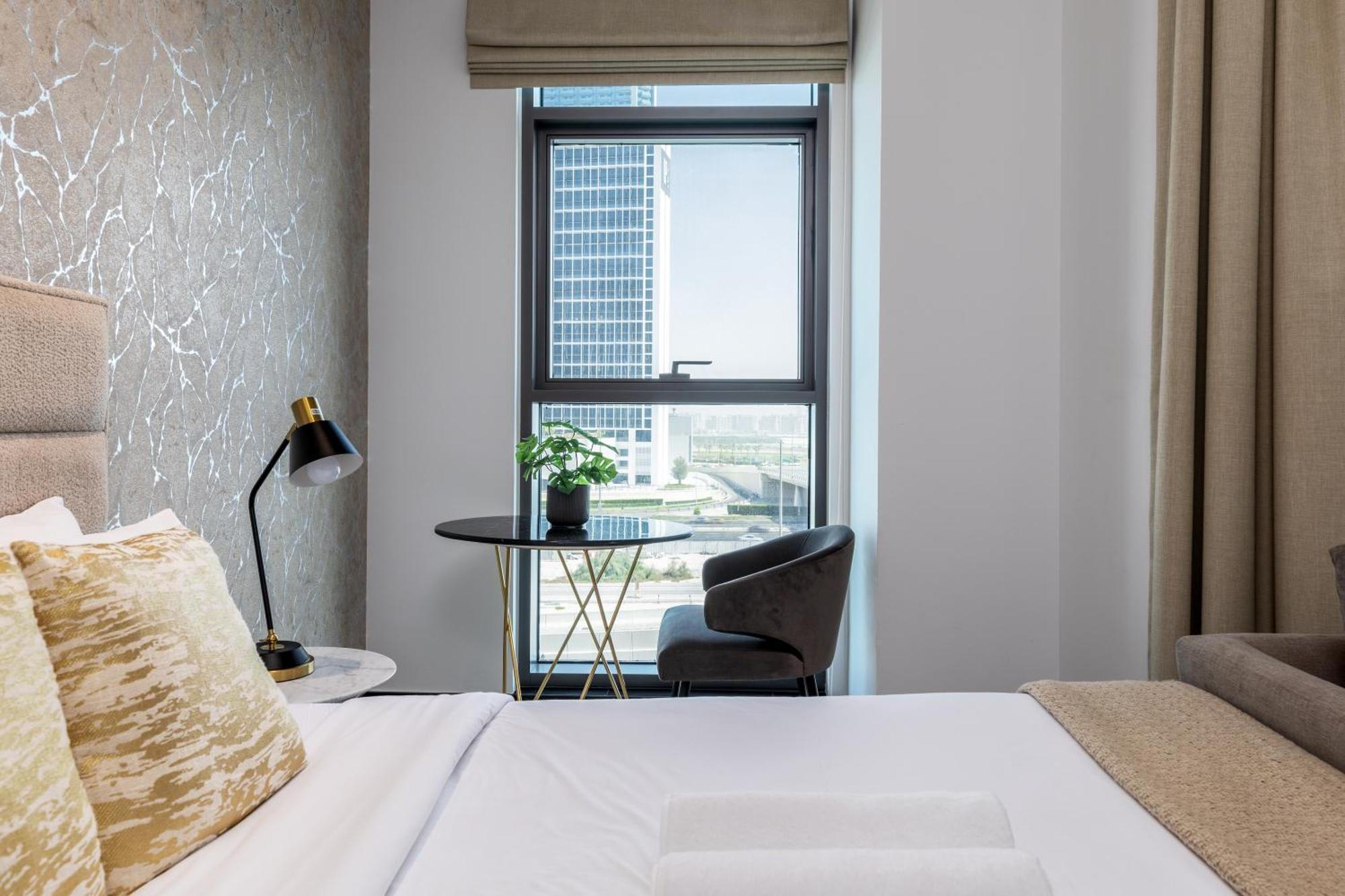 Apartment Waves - Elegant Retreat In Business Bay Dubai